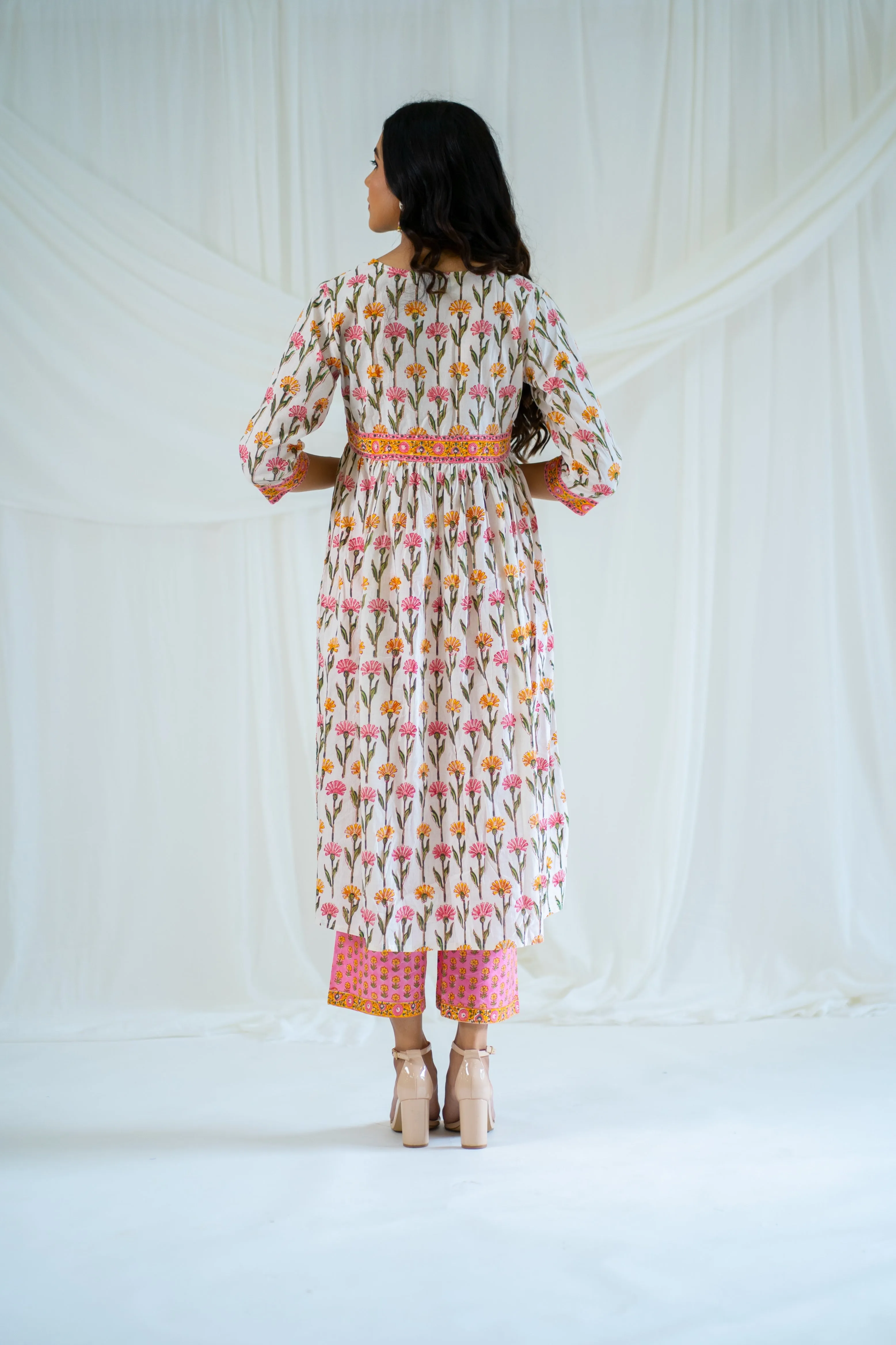 White Multi Flora Hand Block Printed Suit Set-2pc