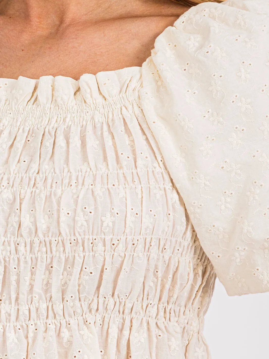 WOMEN'S SHORT PUFF SLEEVE SMOCK EYELET DETAILED PEPLUM TOP